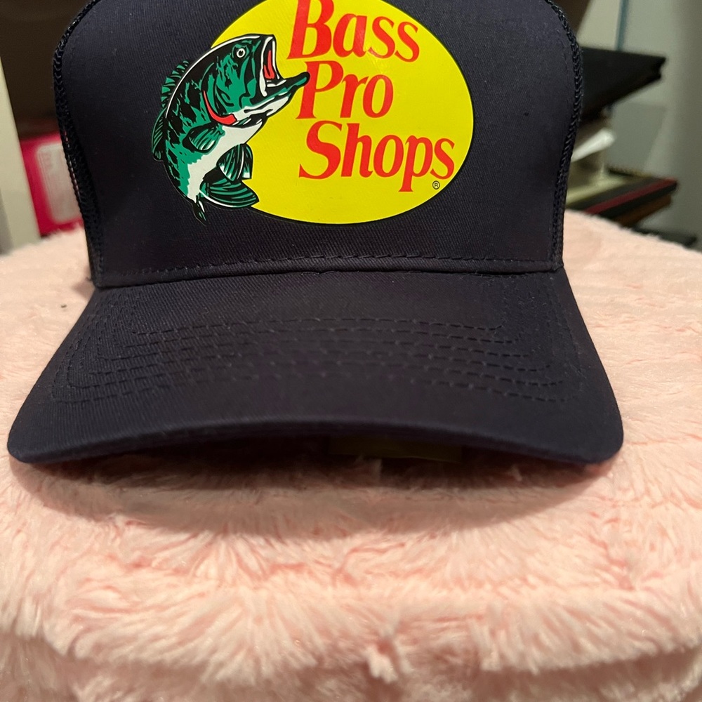 Bass Pro Shop Mesh Hat. Color Navy Adult Size NWT